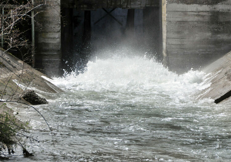 Започна контролирано изпускане на водата от язовир &bdquo;Тракиец&ldquo;