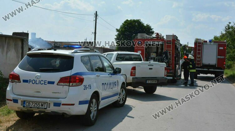 Мъж е с изгаряния при пожар в къща