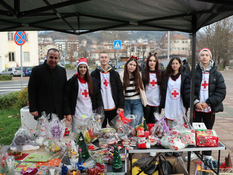 Доброволци от БМЧК &ndash; Ардино дариха близо 700 евро за лечението на Бюлбюл Хасан