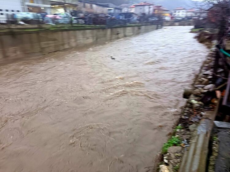 Кризисен щаб е сформиран в Община Неделино заради усложнената метеорологична обстановка