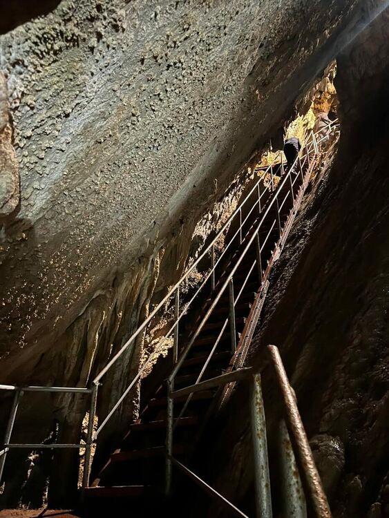 Рядко природно явление: И четирите езера в пещера Ухловица преливат