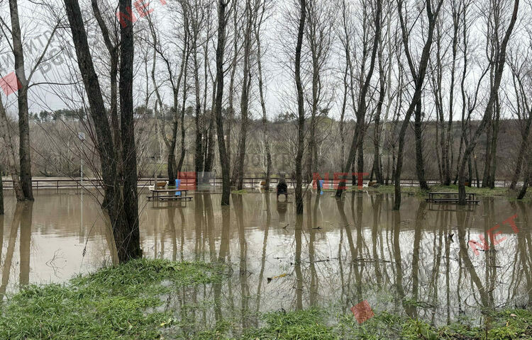 Барбекю зоната в парк &bdquo;Марица&ldquo; е залята от водите на реката