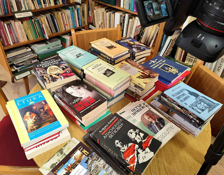 Читалище "Заря" се включва в кампанията "Дари книга, подари любов"