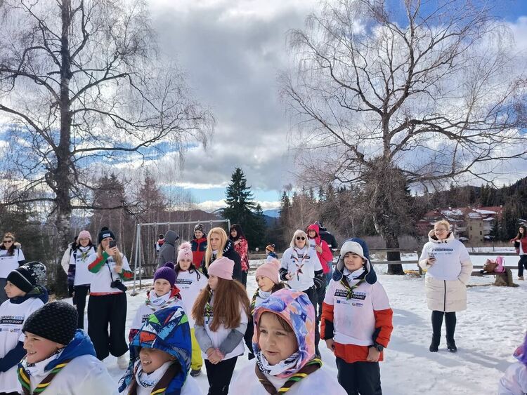 &bdquo;Зимни игри за всички&ldquo; събра деца и младежи на приобщаващ празник край Смолян