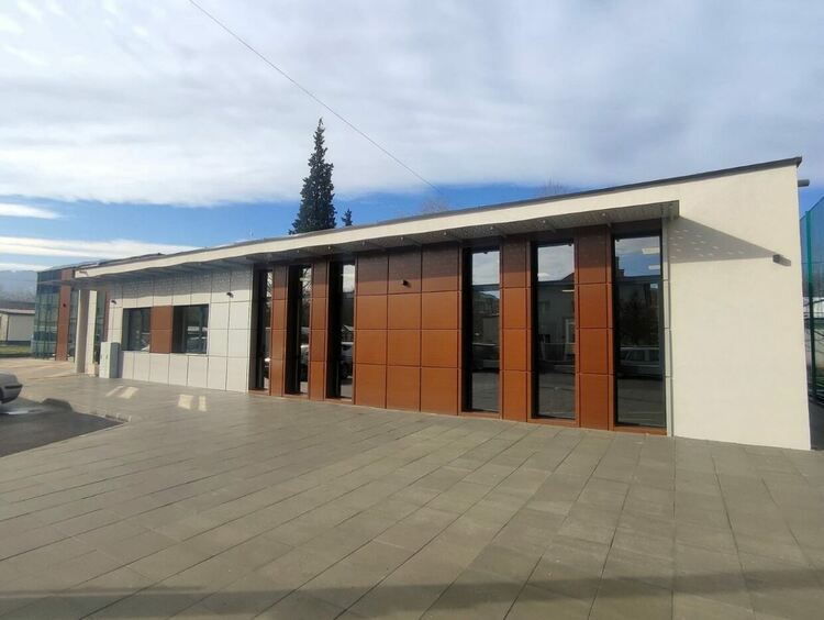 Официално откриха Младежкия център на Асеновград