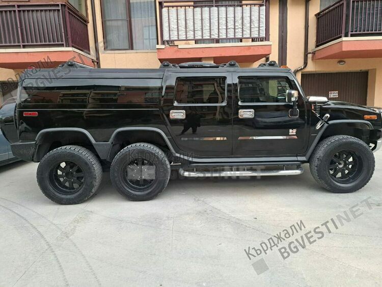 Нова услуга за кърджалийци, уникален Хамър ще разхожда двойки на Свети Валентин