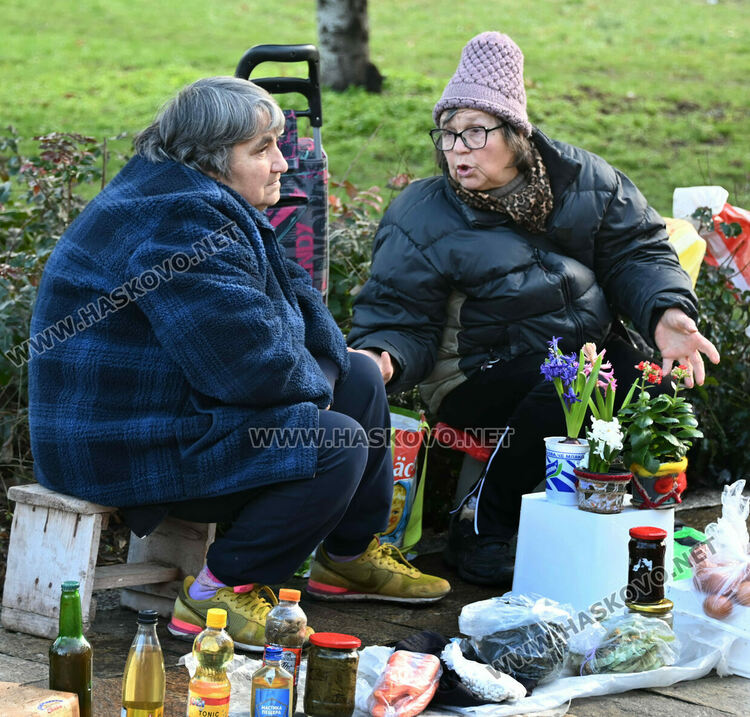 Търговците на Зеленчуковия пазар преодоляха страха от еврото и се завърнаха 
