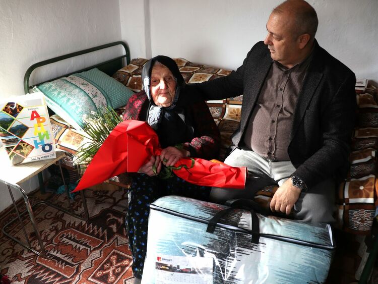 Баба Юмю Юзеир от Ябълковец навърши 100 години