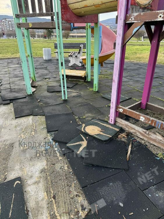 Да България загрижени за вандалщината в парк &bdquo;Арпезос Север&ldquo;,отправят питане до Общината