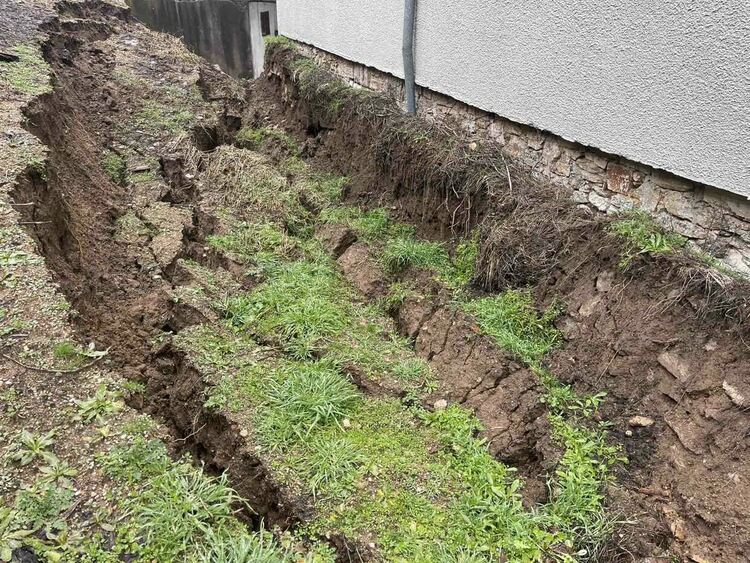 Две къщи в община Неделино са застрашени от струтване заради паднали подпорни стени