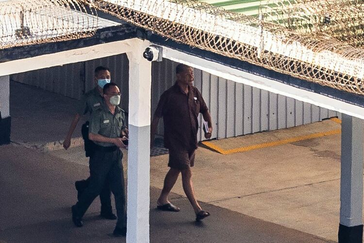 Бившият медиен магнат и остър критик на Пекин Джими Лай бе осъден на 20 г. затвор