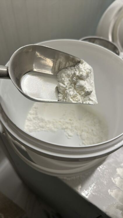 Арестуваха двама чешки граждани, произвеждали незаконно лекарства в Богданица 