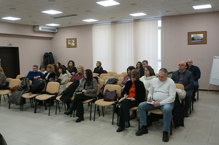 &bdquo;Малък и среден бизнес&ldquo; и &bdquo;Киберсигурност&ldquo; ще са сред новите паралелки в хасковски гимназии