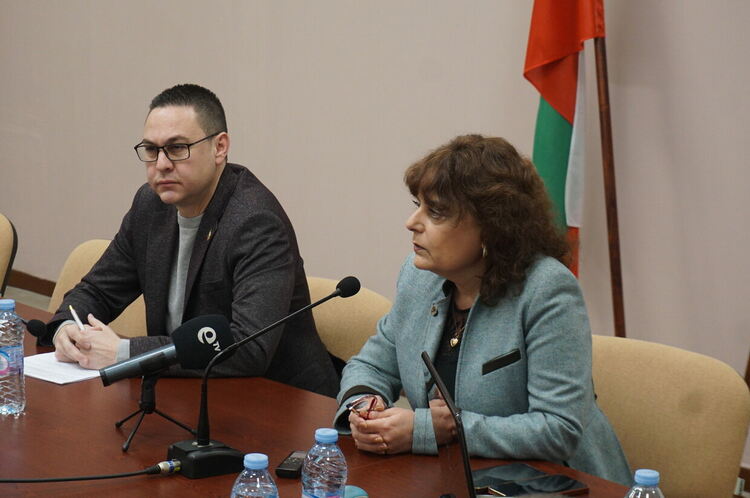 &bdquo;Малък и среден бизнес&ldquo; и &bdquo;Киберсигурност&ldquo; ще са сред новите паралелки в хасковски гимназии