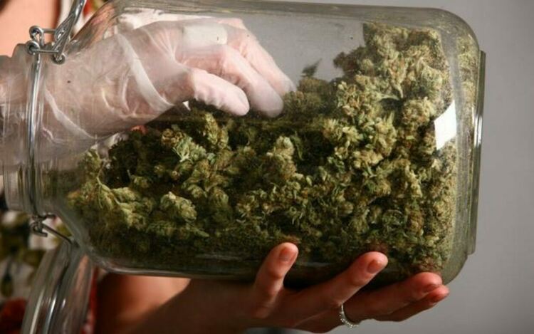 Двама задържани за наркотици в Димитровград, иззети 19 грама дрога