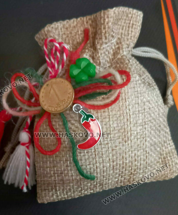 Носталгията по българската валута се пренесе в мартеничките