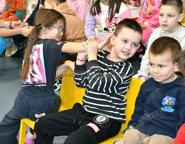 Ротари клуб Хасково-Аида поднови профилактичните очни прегледи на деца