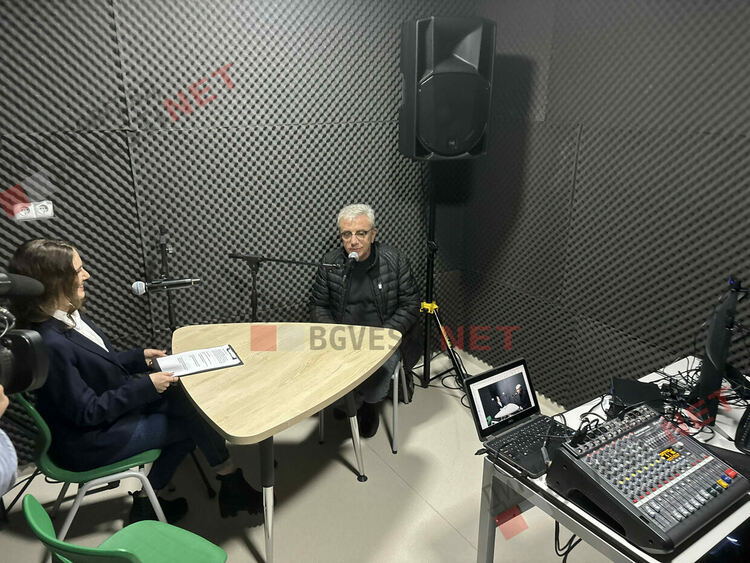 Нов STEM център откри врати в ПМГ &bdquo;Иван Вазов&ldquo;, но каква е ползата за учениците