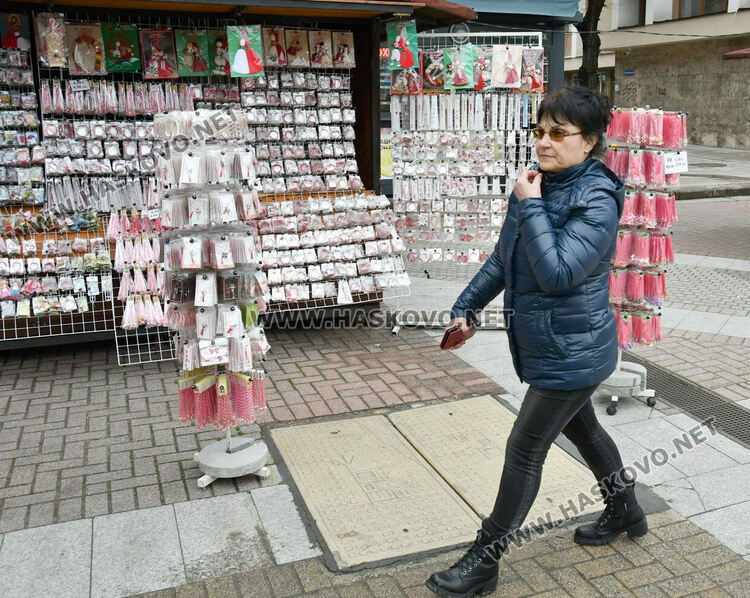 Носталгията по българската валута се пренесе в мартеничките