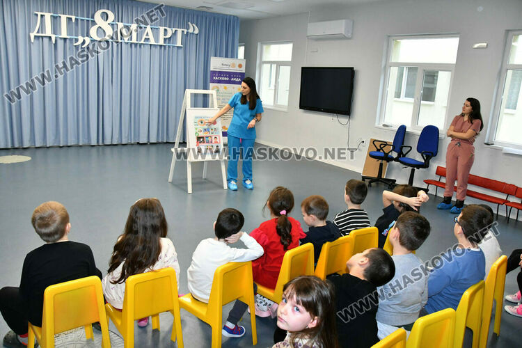 Ротари клуб Хасково-Аида поднови профилактичните очни прегледи на деца