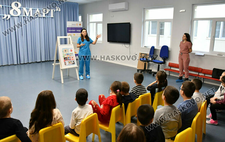 Ротари клуб Хасково-Аида поднови профилактичните очни прегледи на деца