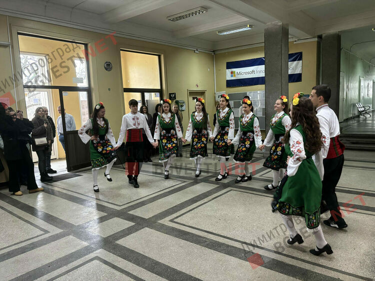 Нов STEM център откри врати в ПМГ &bdquo;Иван Вазов&ldquo;, но каква е ползата за учениците