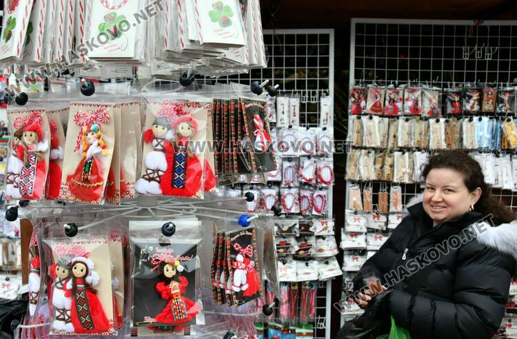 Носталгията по българската валута се пренесе в мартеничките