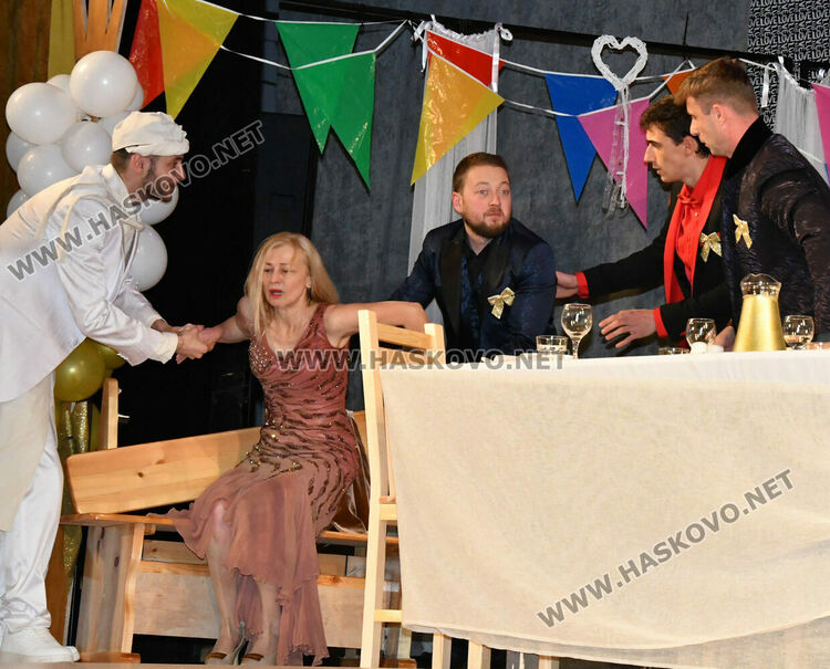 Представят премиера на &bdquo;Сватба&ldquo; по Бертолд Брехт в читалище &bdquo;Заря&ldquo;