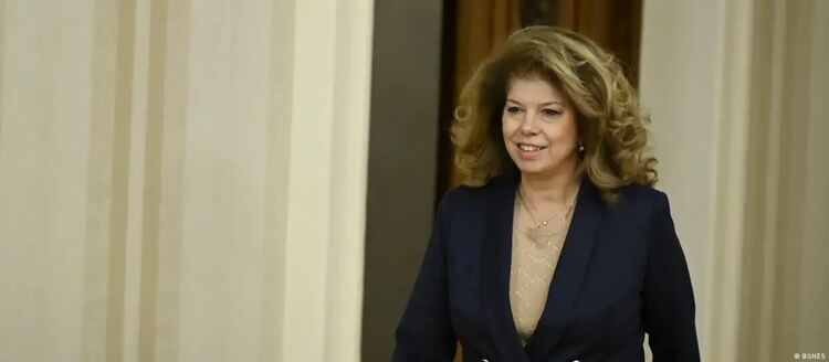 Илияна Йотова