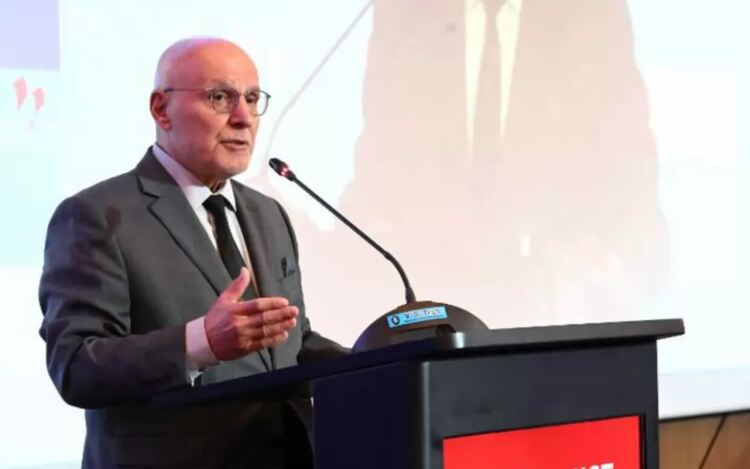 Процесът на смяната на левовете с евро протича напълно в рамките на очакваното и планираното и без сътресения, заяви управителят на БНБ Димитър Радев.