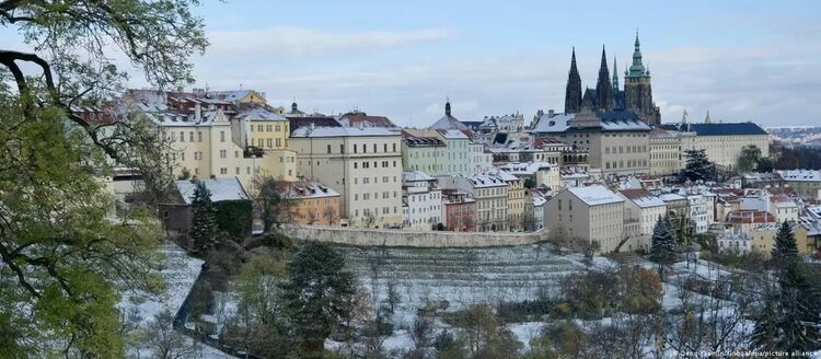 Прага е била междинна спирка за много млади момичета от Източна Европа, набирани за мрежата на сексуалния престъпник Джефри Епстийн.