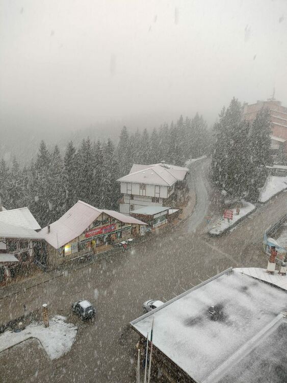 Спокойна е обстановката в Пампорово, пътищата са проходими при зимни условия