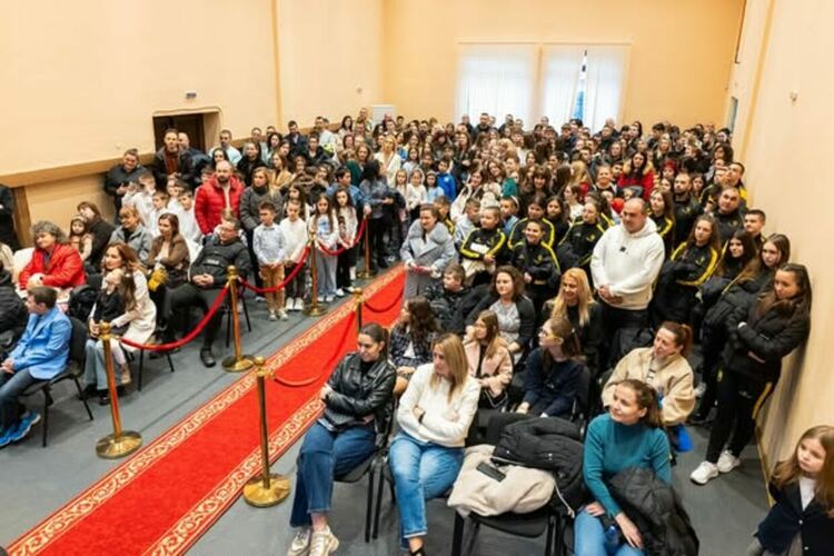 Владо Николов към кмета Кирил Стоев: Продължавайте да вярвате в децата на Радомир