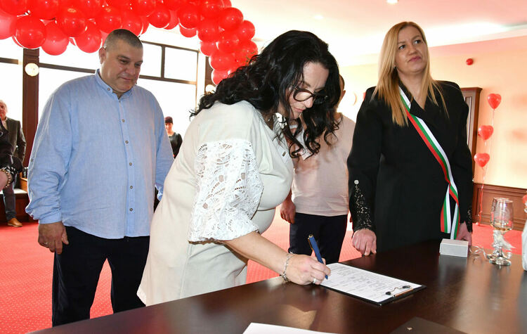 След близо три десетилетия заедно семейство от Хасково реши да сключи граждански брак