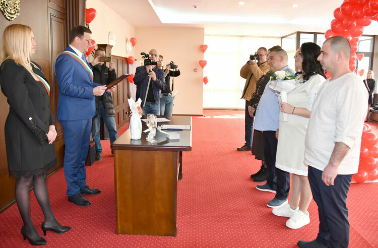 След близо три десетилетия заедно семейство от Хасково реши да сключи граждански брак