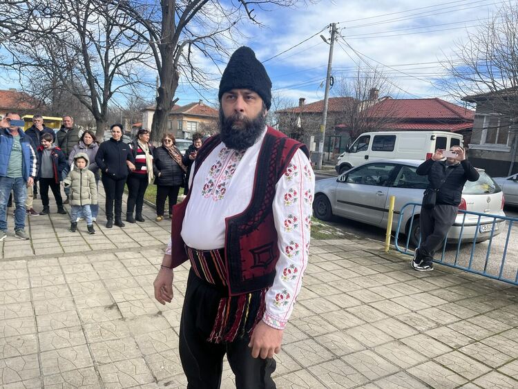 Конкурси за най-доброто вино и тестени изделия проведоха на Трифон Зарезан в с. Мандра 