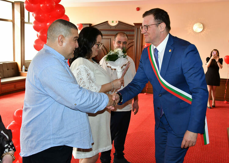 След близо три десетилетия заедно семейство от Хасково реши да сключи граждански брак