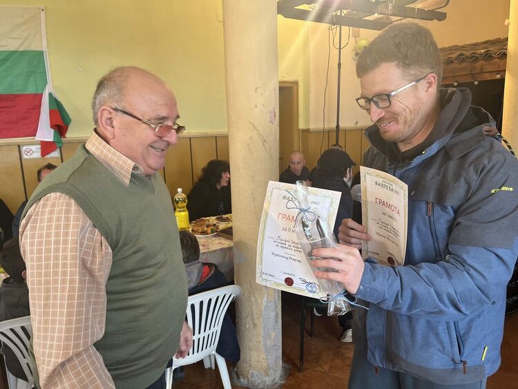 Конкурси за най-доброто вино и тестени изделия проведоха на Трифон Зарезан в с. Мандра 
