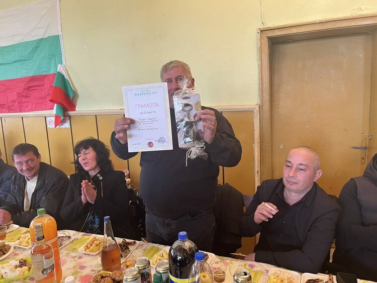 Конкурси за най-доброто вино и тестени изделия проведоха на Трифон Зарезан в с. Мандра 