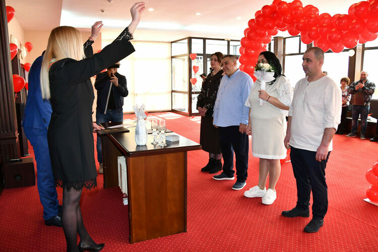 След близо три десетилетия заедно семейство от Хасково реши да сключи граждански брак