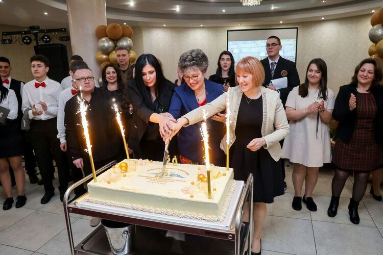 Професионалната гимназия по туризъм в Кърджали чества половин век