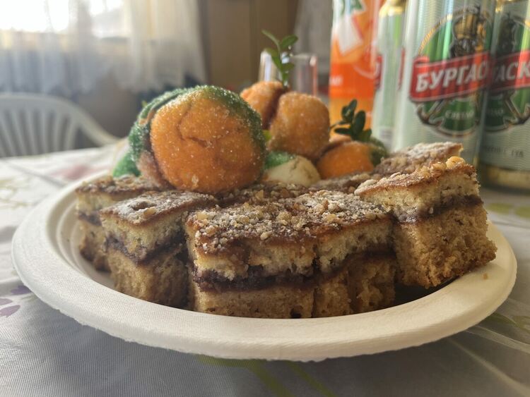 Конкурси за най-доброто вино и тестени изделия проведоха на Трифон Зарезан в с. Мандра 