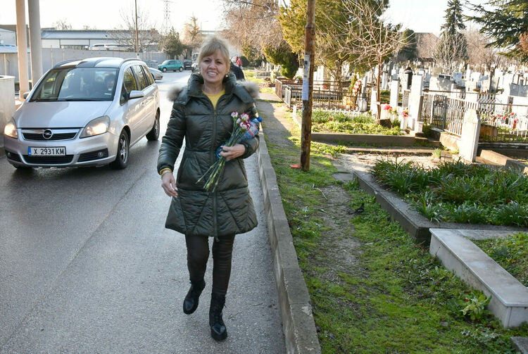 Стотици хасковлии отидоха на гробищата, за да почетат своите близки