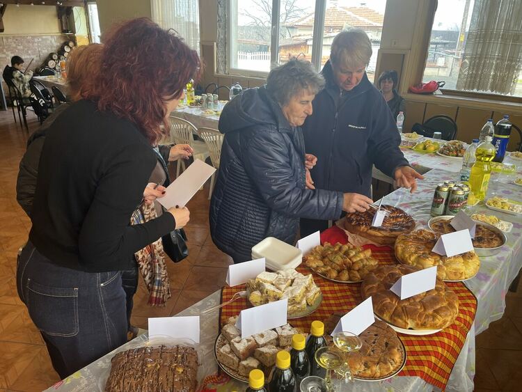 Конкурси за най-доброто вино и тестени изделия проведоха на Трифон Зарезан в с. Мандра 