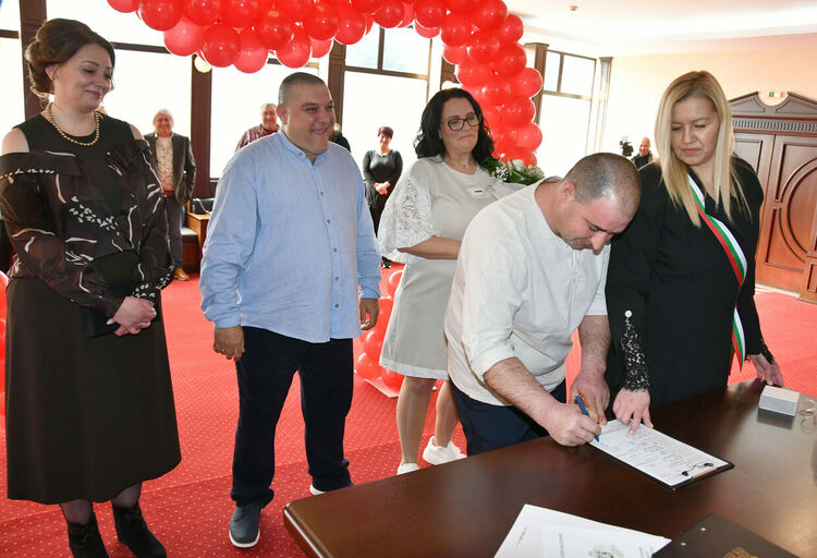 След близо три десетилетия заедно семейство от Хасково реши да сключи граждански брак