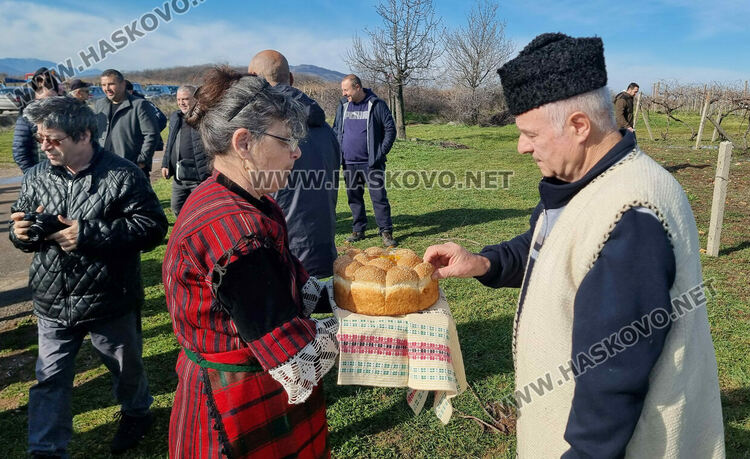 В Сусам зарязаха лозята и празнуваха Трифон Зарезан 