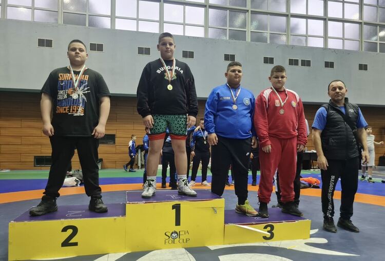 Силно представяне на класиците на двата хасковски клуба по борба на държавния шампионат 