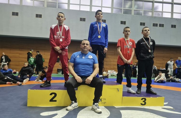 Силно представяне на класиците на двата хасковски клуба по борба на държавния шампионат 