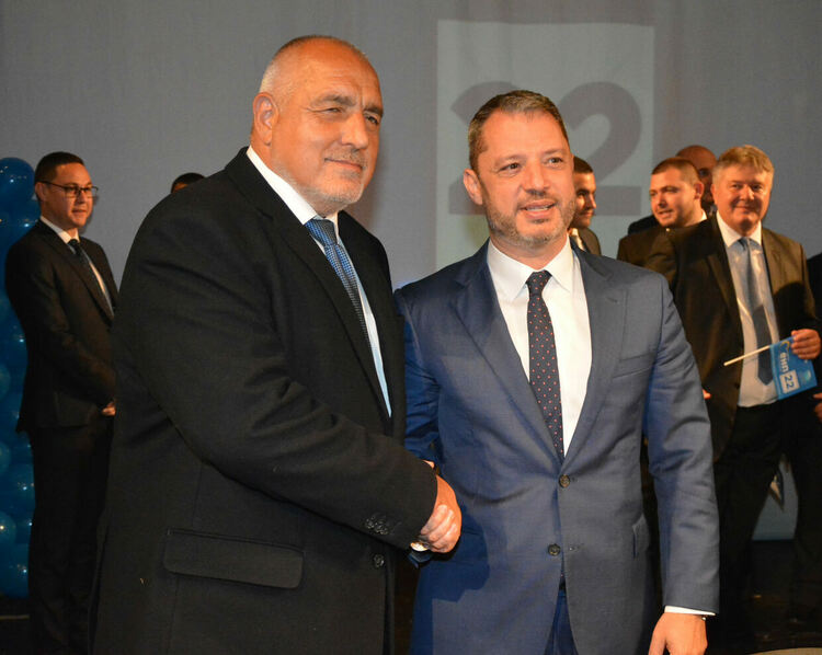 Делян Добрев напуска ГЕРБ