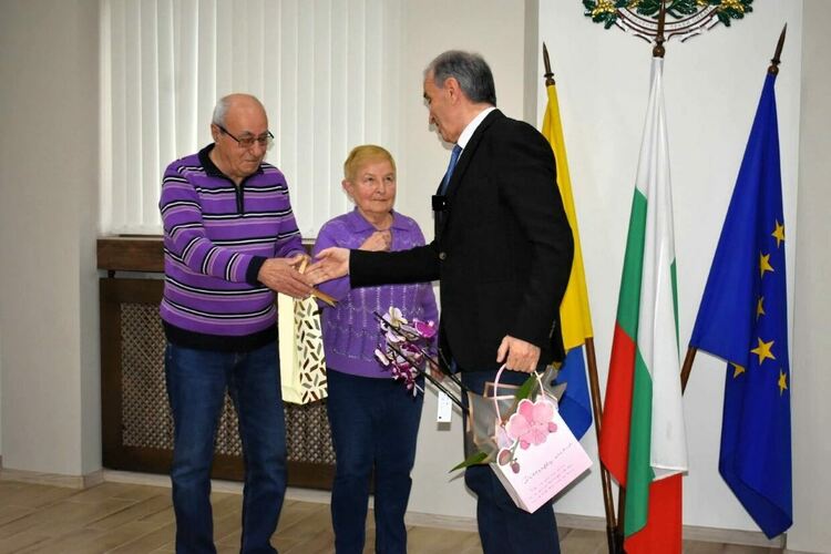 Семейство от Асеновград отпразнува своята &bdquo;Златна сватба&ldquo;